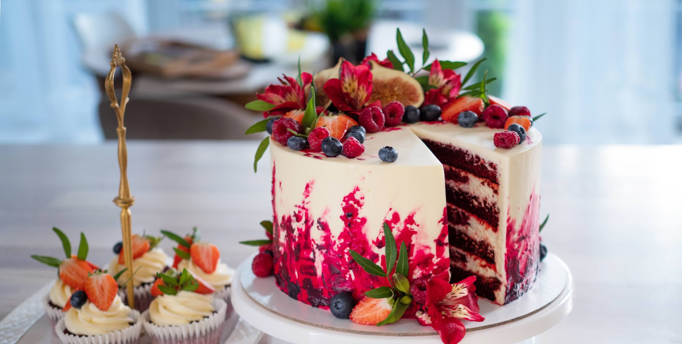 birthday cake delivery in Ukraine
