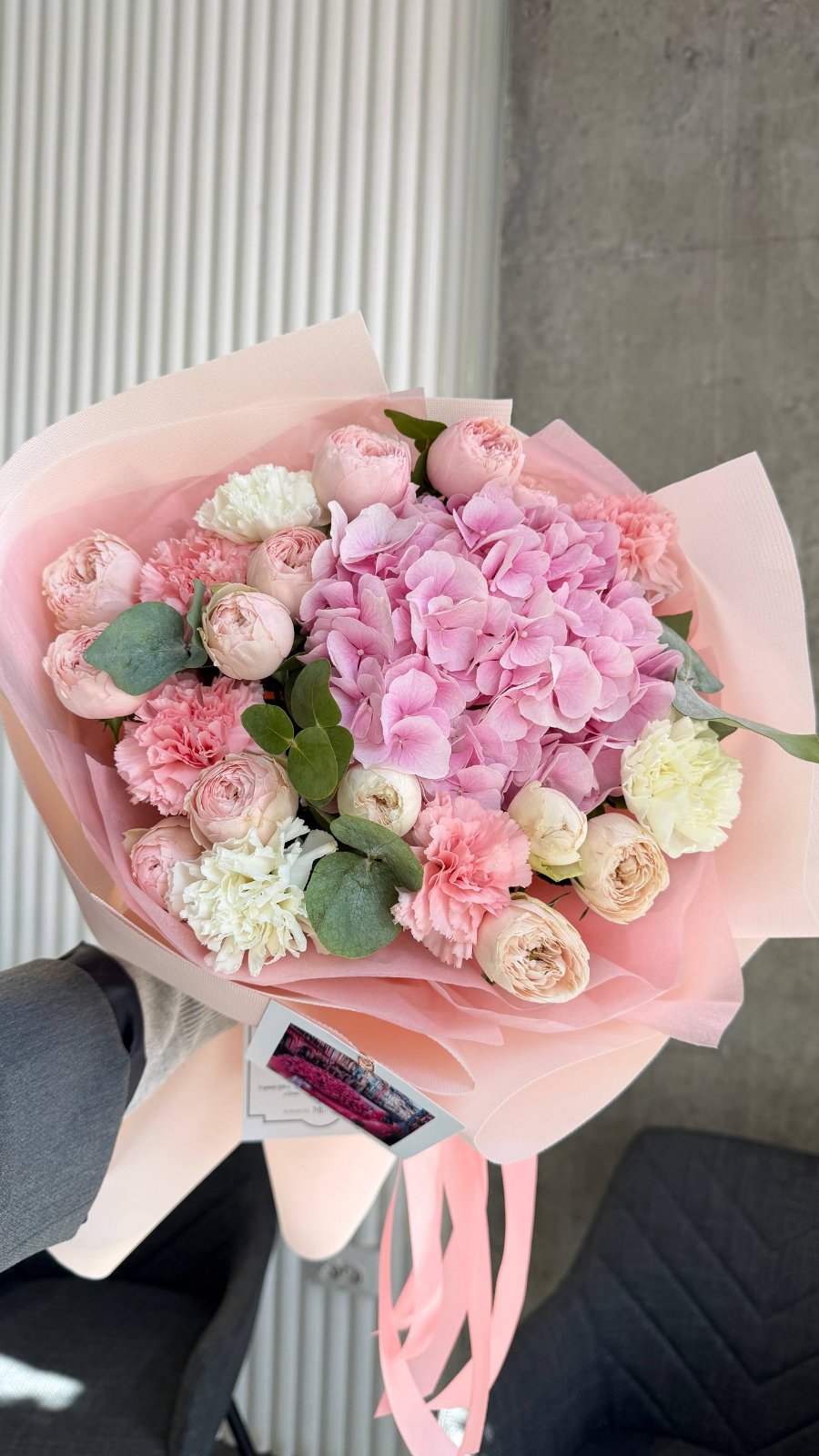 Flower Kiss Bouquet – Pink Roses, Alstroemerias & Chrysanthemums
