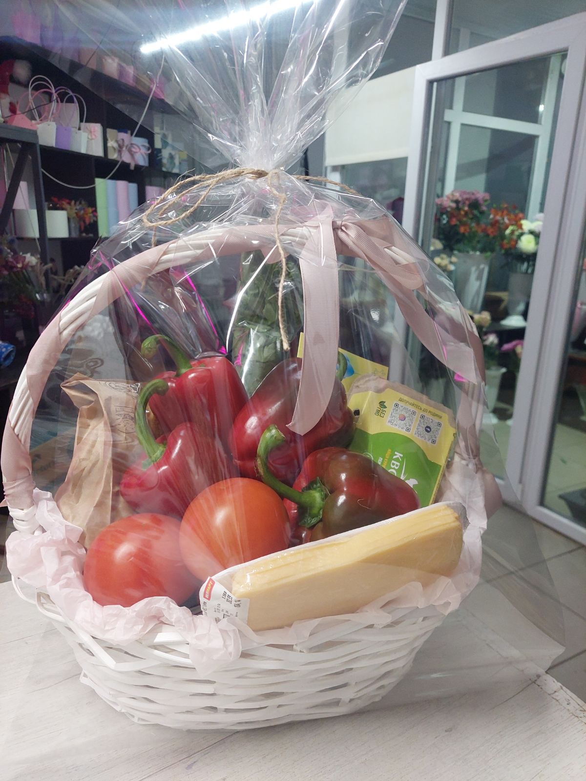 Organic Family Basket – Fresh Food Gift Delivery in Ukraine