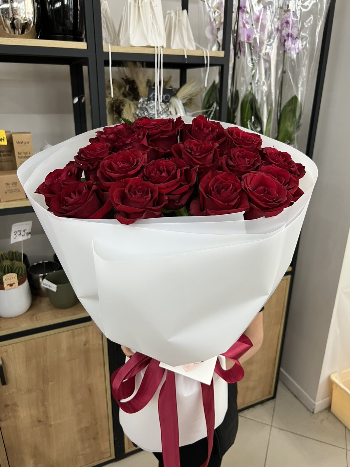 Magic Moment – 17 Roses Bouquet Delivery in Ukraine