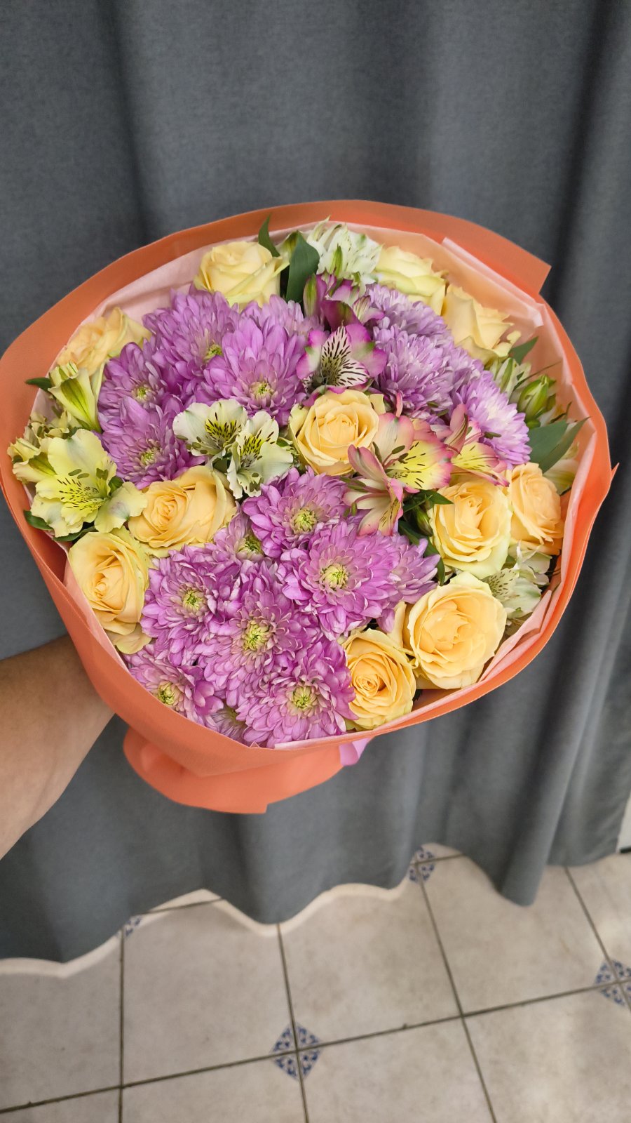 Fairy Tale – Roses & Violet Chrysanthemums Bouquet