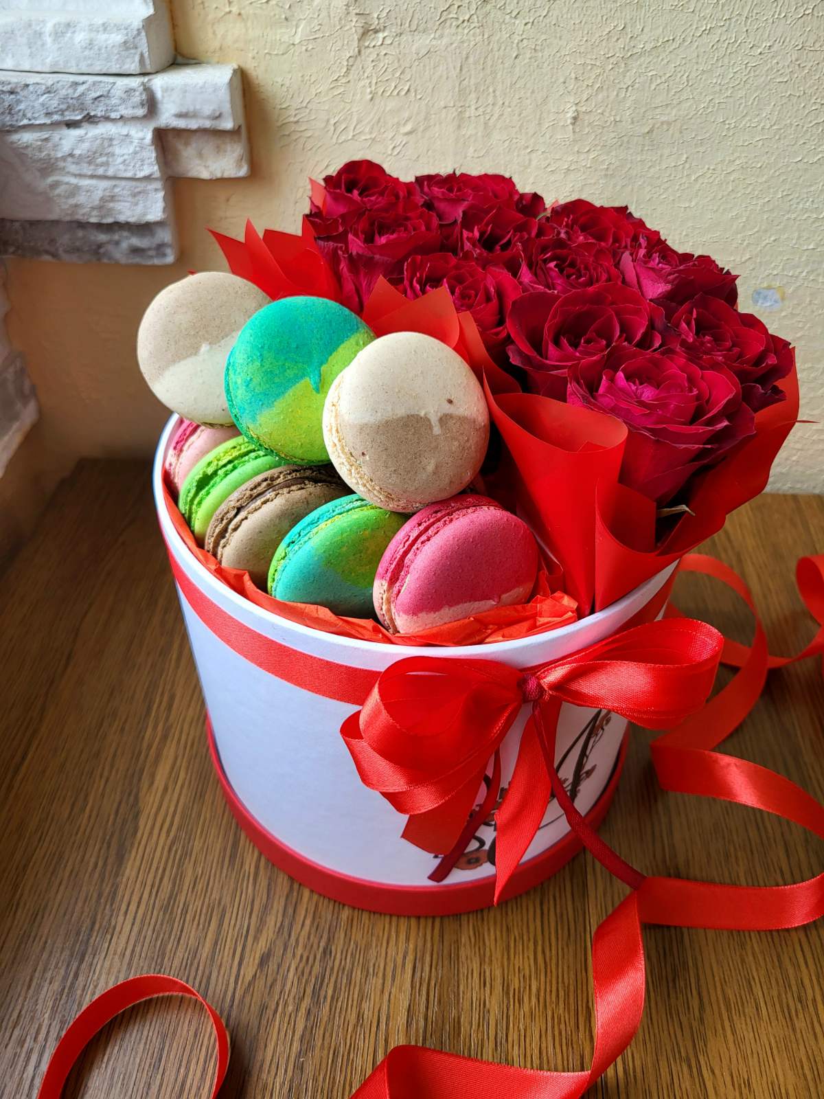 Coffret Bonbons Roses et Macarons