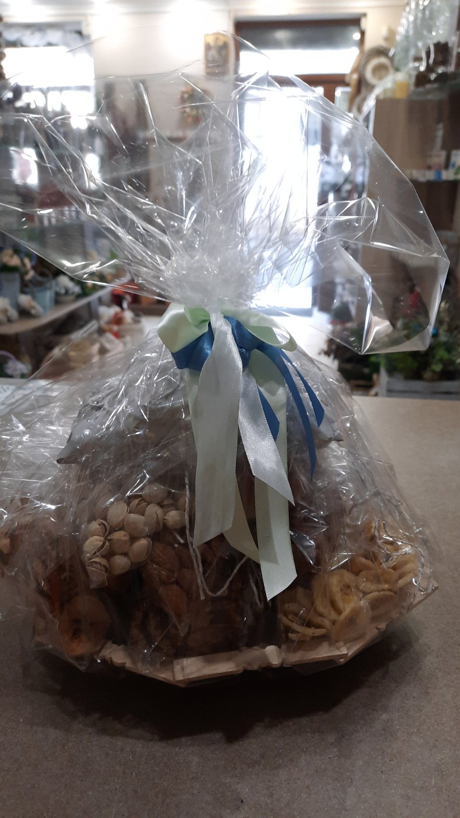 Deluxe Dried Fruit and Nuts Set