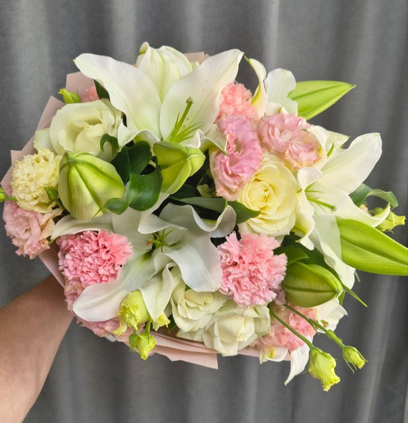 Tender Feelings Bouquet | Stargazer Lilies & White Roses Delivery Ukraine