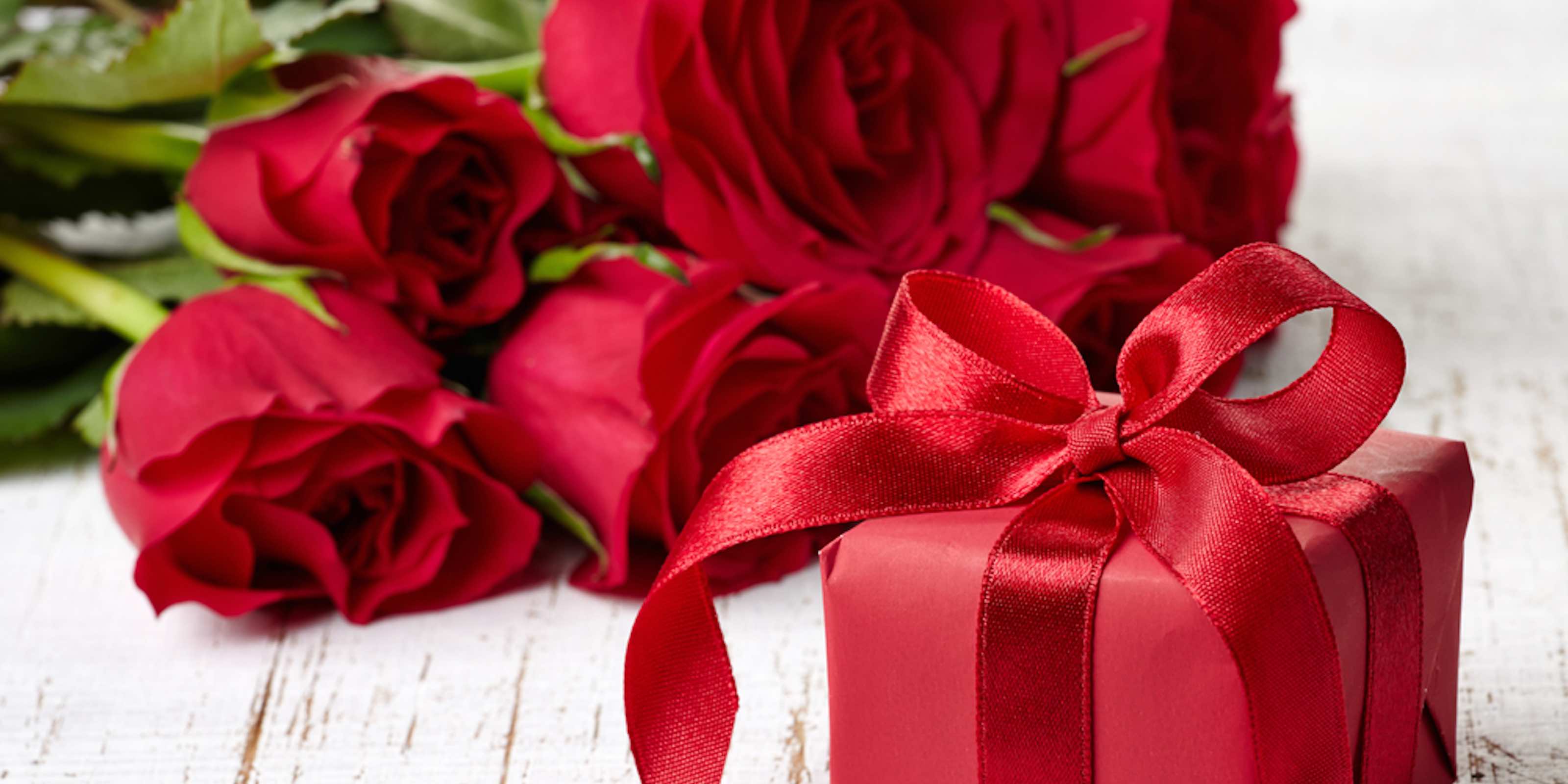 Valentine flowers delivery in Ukraine