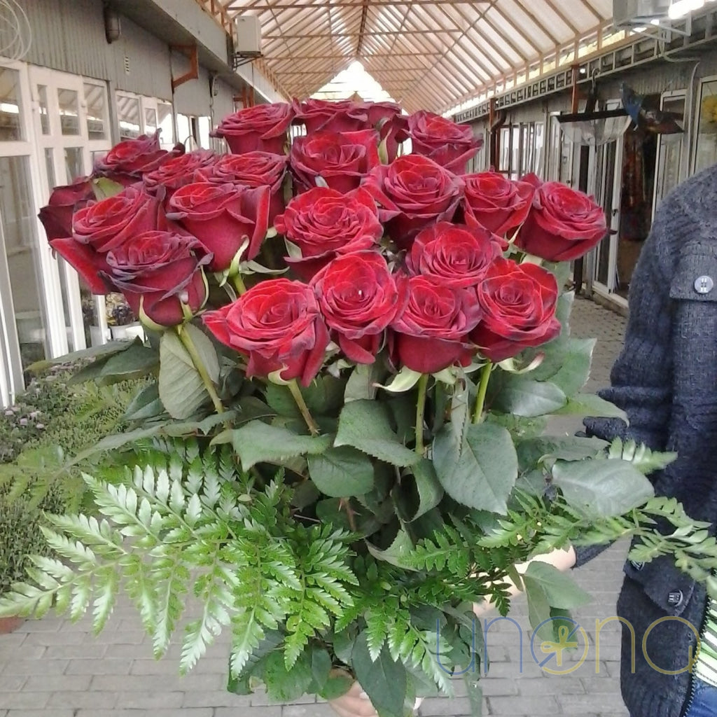 Red roses bouquet for romantic gift delivery in Ukraine