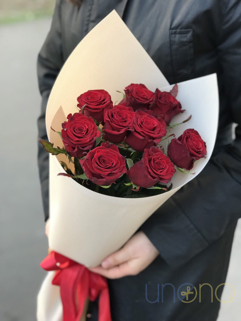 Beautiful bouquet of 9 fabulous roses for delivery in Ukraine