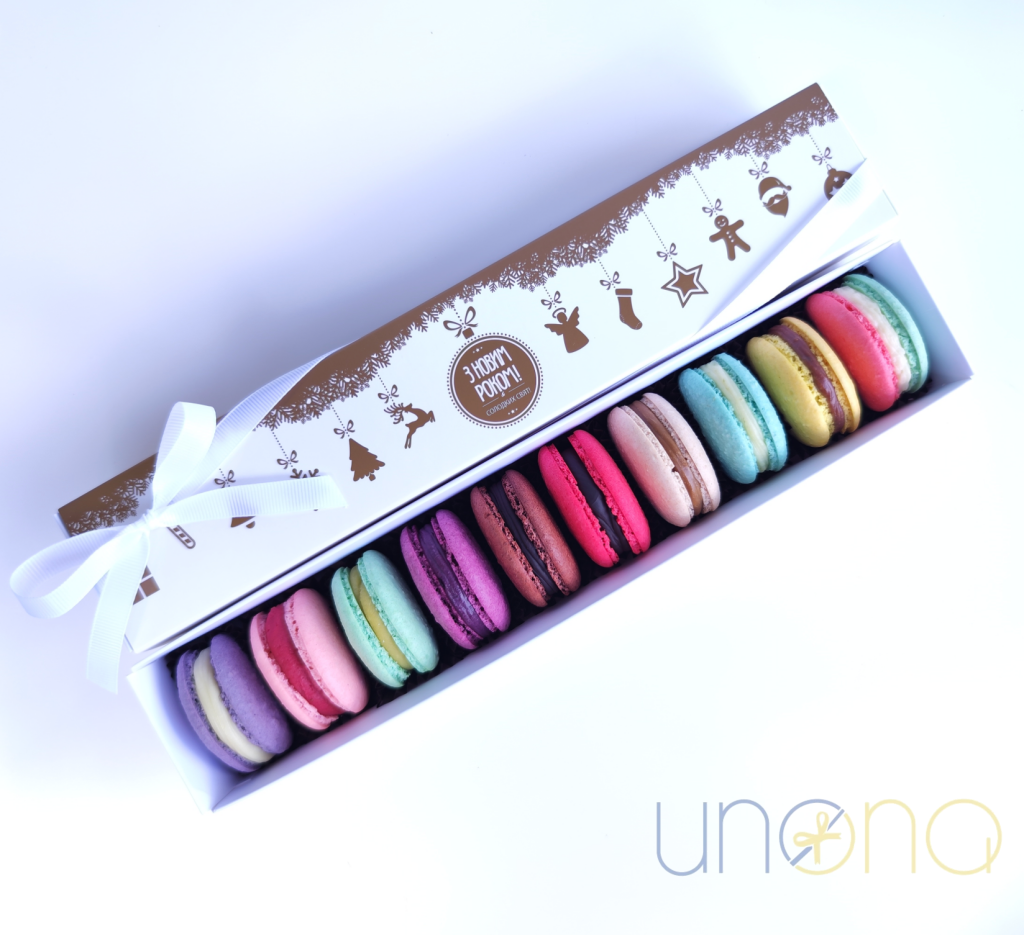 Christmas Macaron Gift Box – Send Christmas Gifts to Ukraine 10 macarons Gift Box