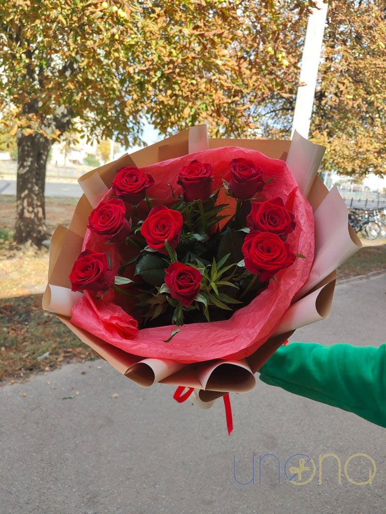Elegant arrangement of 9 fresh roses in Ukraine