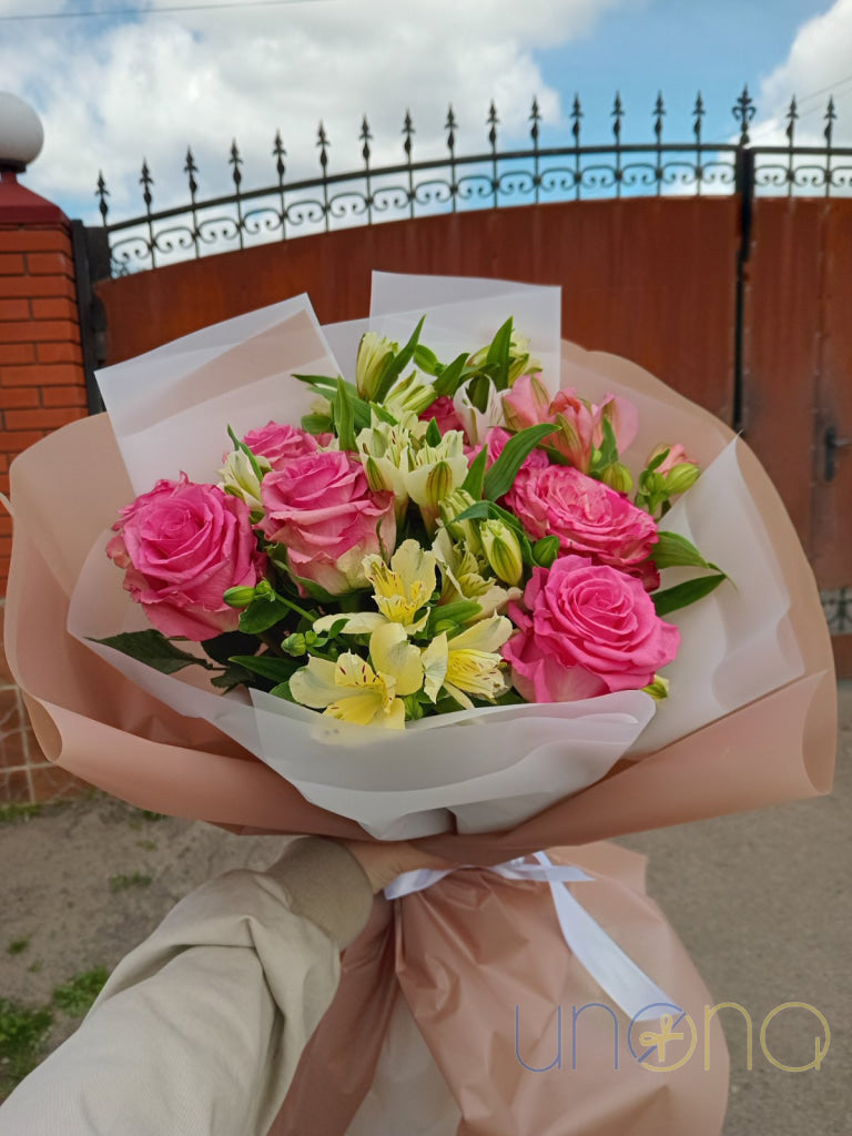 Enchanting Beauty Bouquet By Holidays