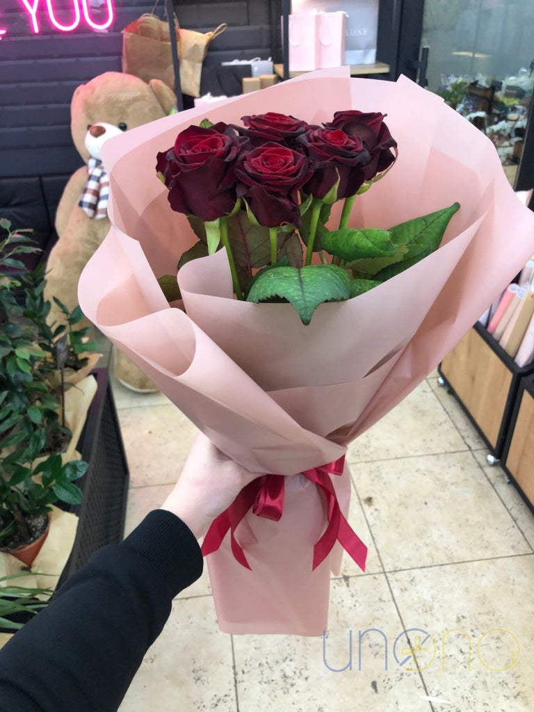 Romantic rose bouquet hand delivered in Ukraine
