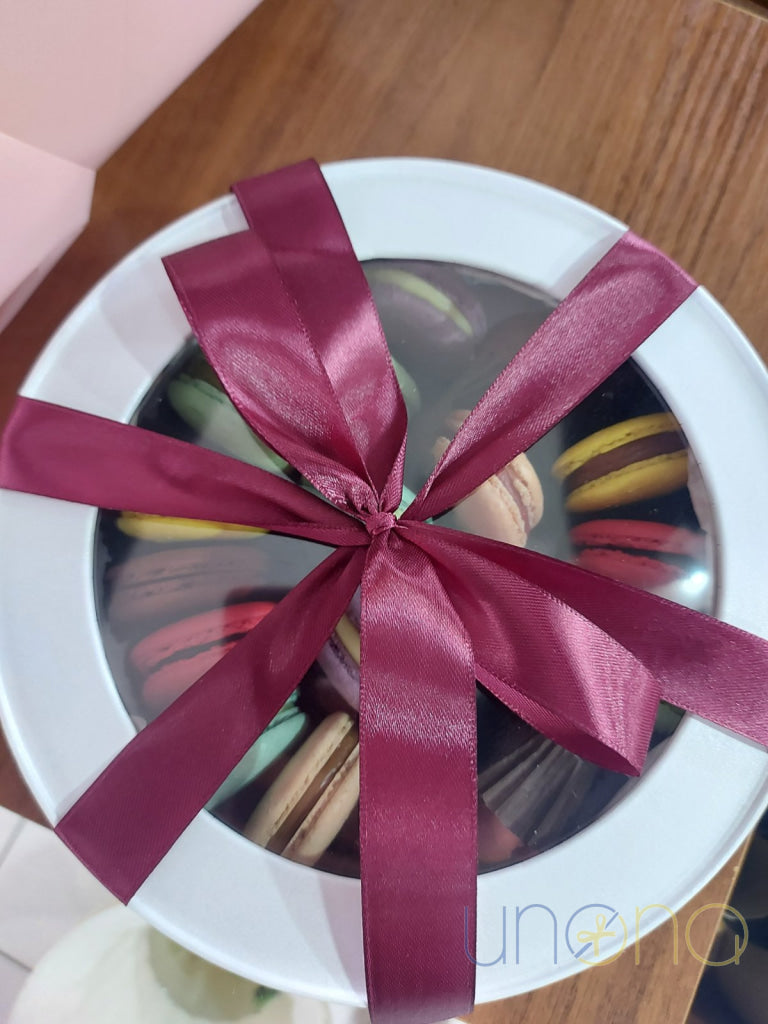 Luxury macaron gift delivery throughout Ukraine