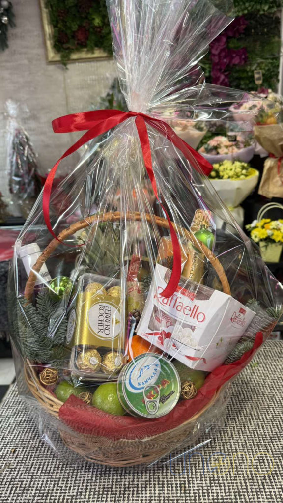 Our Favourite Christmas Gift Basket Christmas gift basket