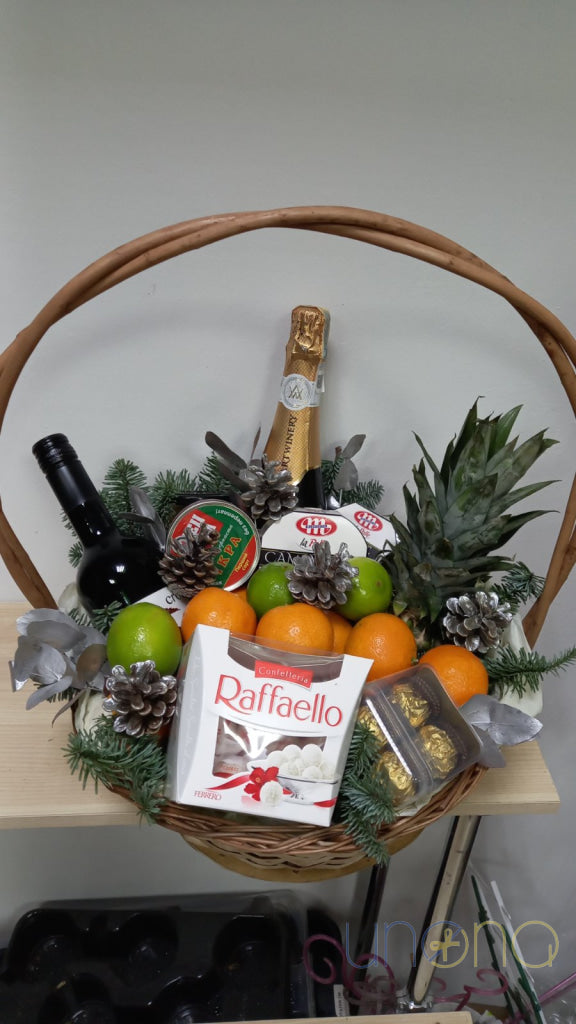 Our Favourite Christmas Gift Basket By Price