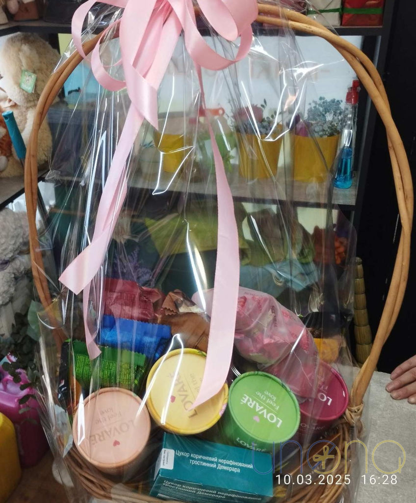 Our Heaven of Tea Basket Easter
