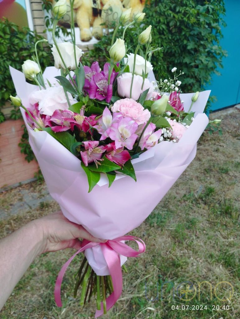 purple flower bouquet Ukraine delivery