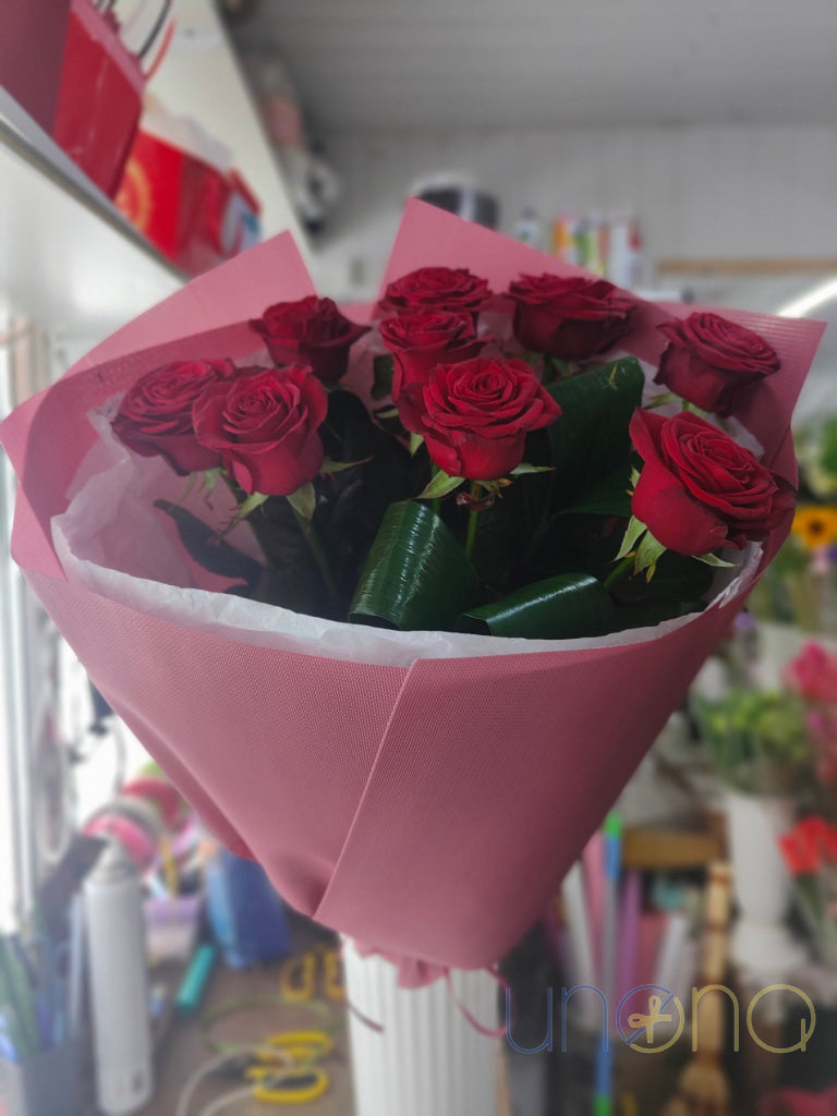 Red roses bouquet delivery in Ukraine