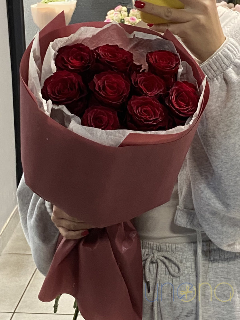 Send roses to Ukraine online with same day delivery