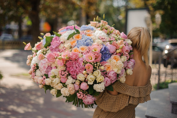 Flower and gift delivery service in ukraine