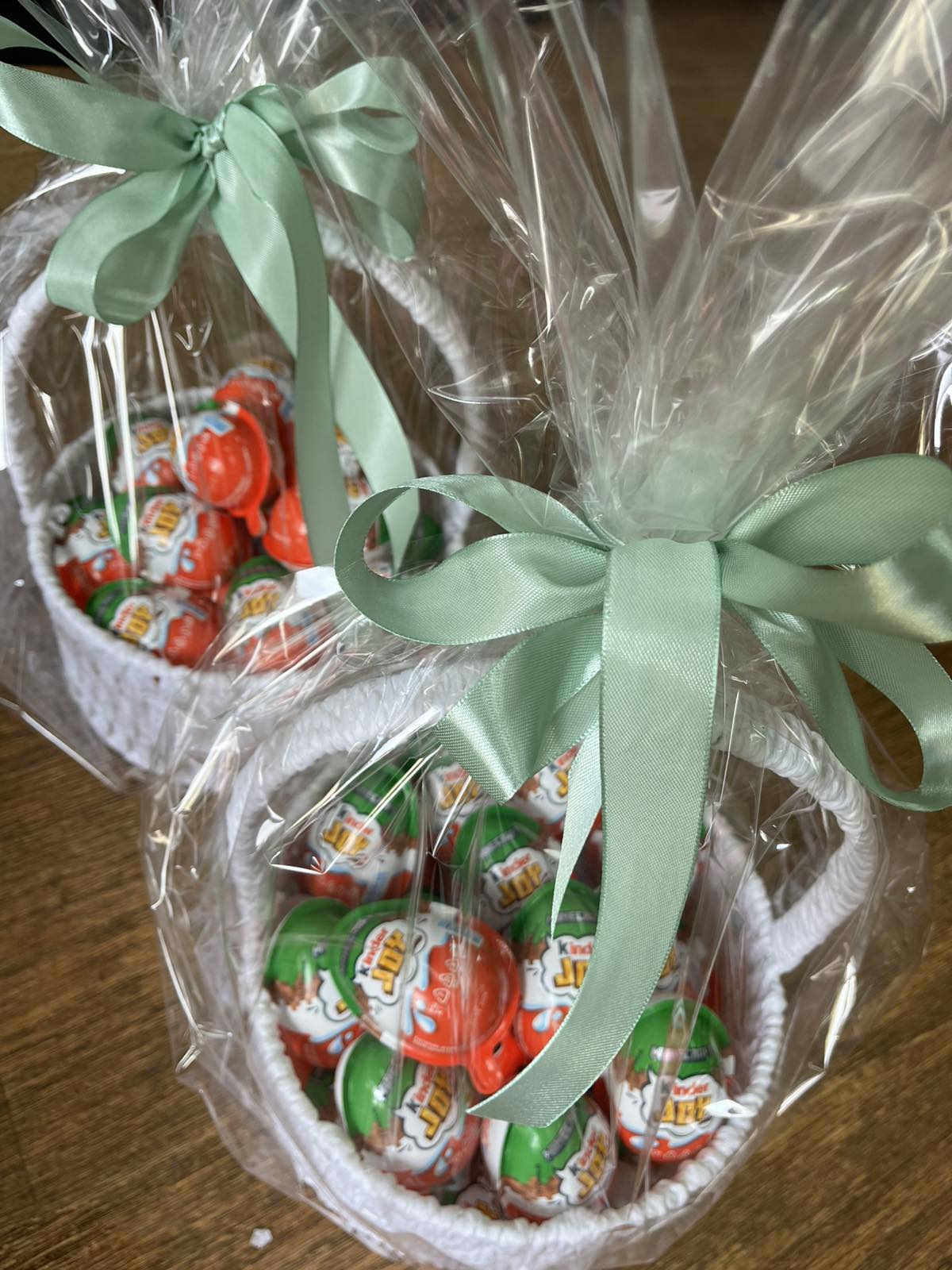 Panier d'oeufs Kinder Surprise