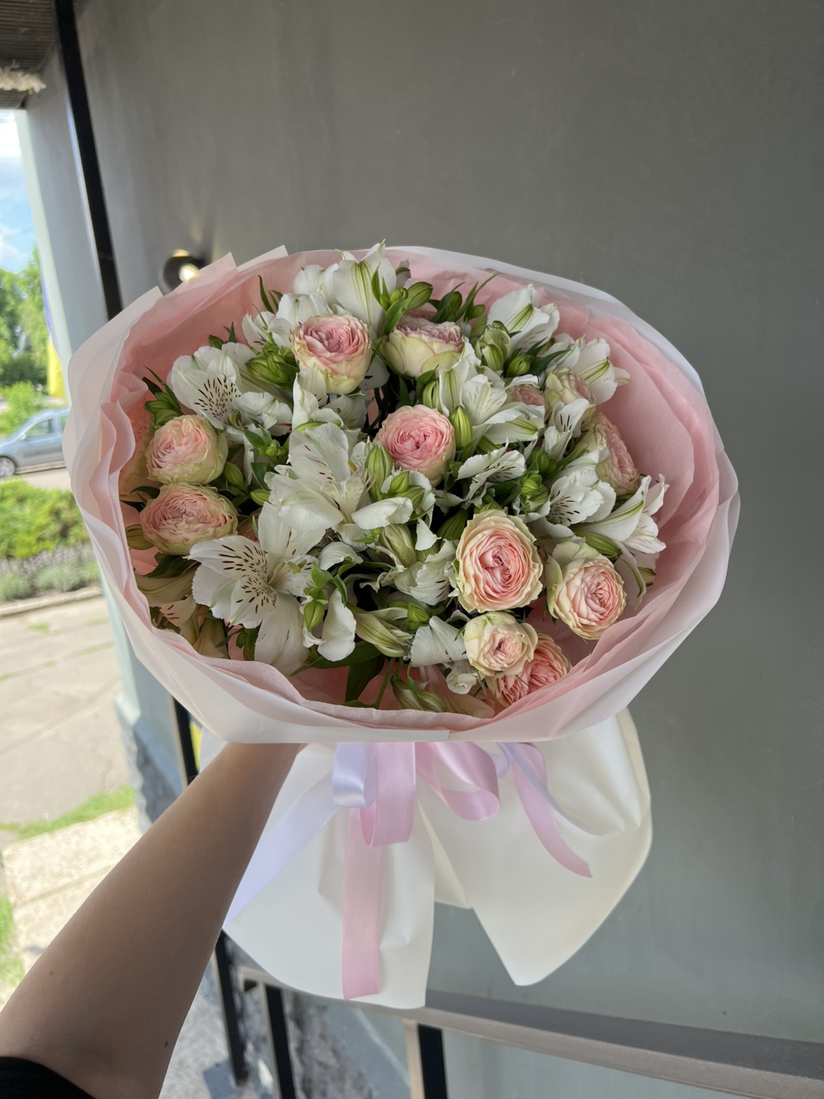 Enchanting Beauty Bouquet - Send Pink Roses & White Alstroemerias to Ukraine