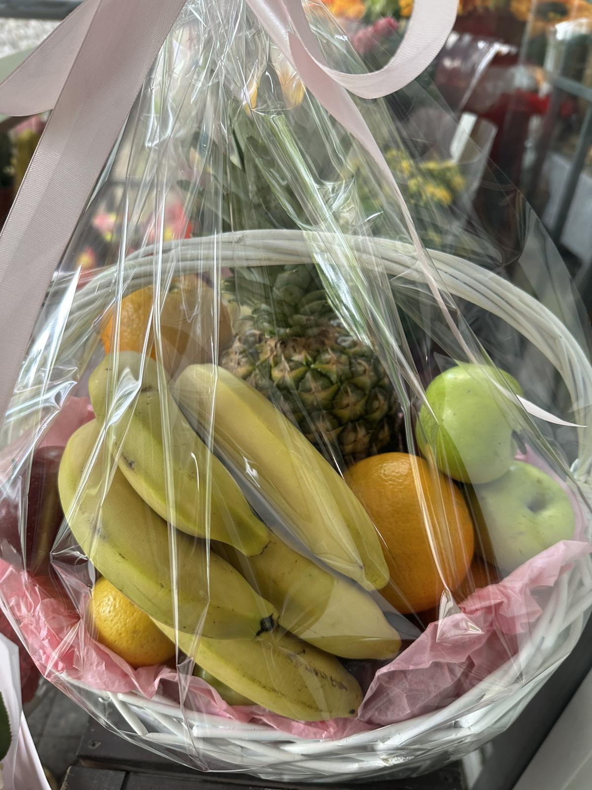 Elegant Fruit Basket – Fresh Fruit Gift Delivery Ukraine