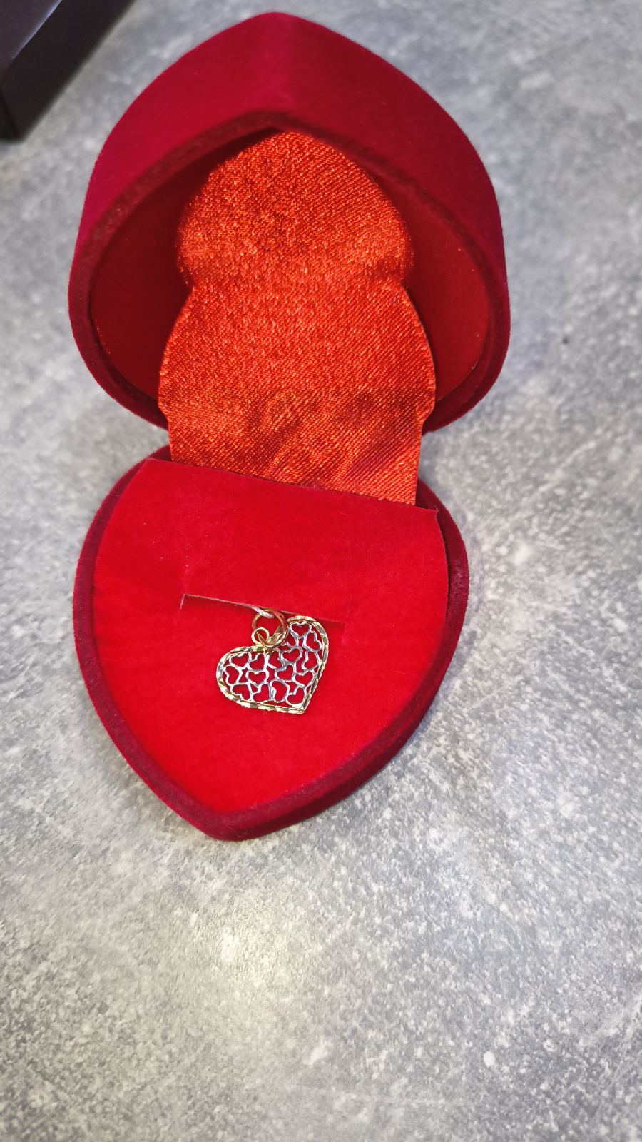 14K Gold Heart Pendant – A Symbol of Love and Elegance
