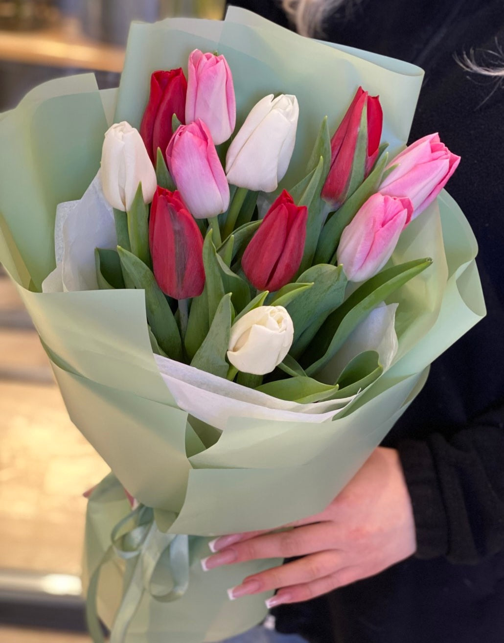 11 Elegant Tulips Bouquet – Tender Spring Flowers