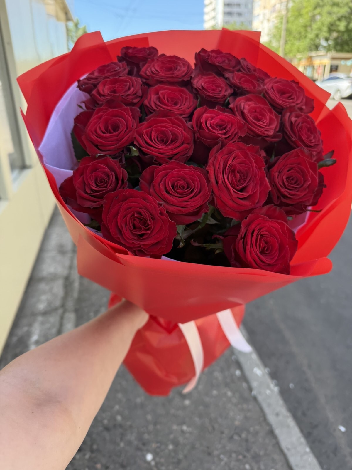 Affluence Roses Bouquet – 21 Luxury Roses