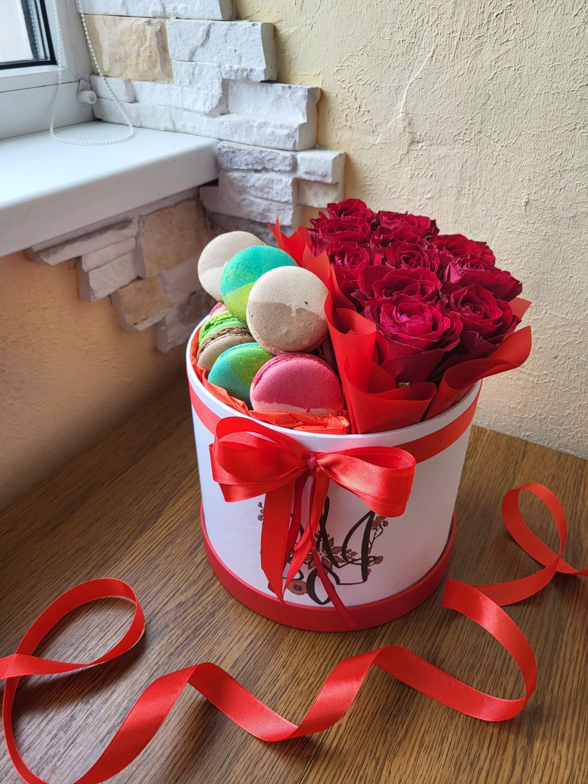 Coffret Bonbons Roses et Macarons