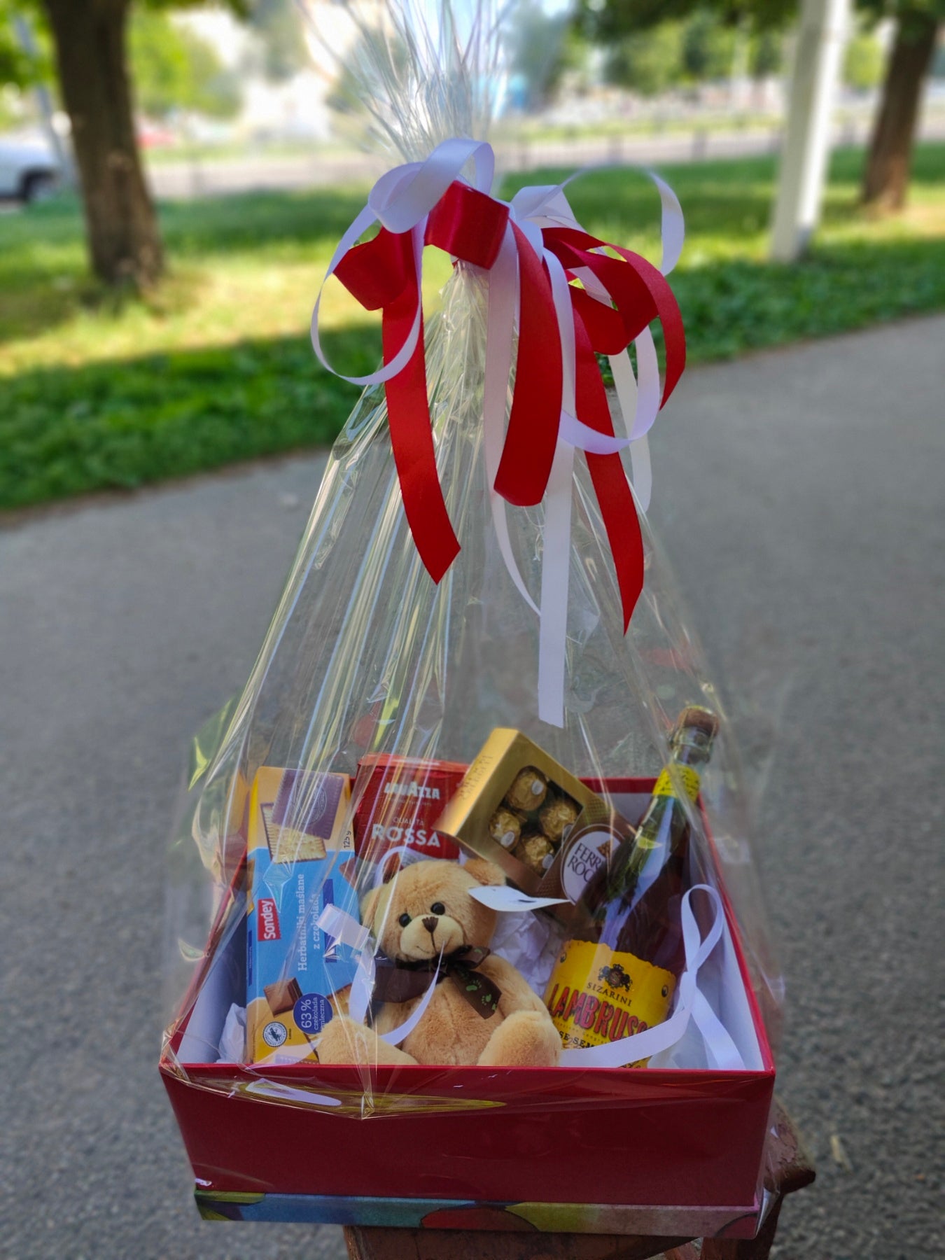 Bear Hugs Gift Box