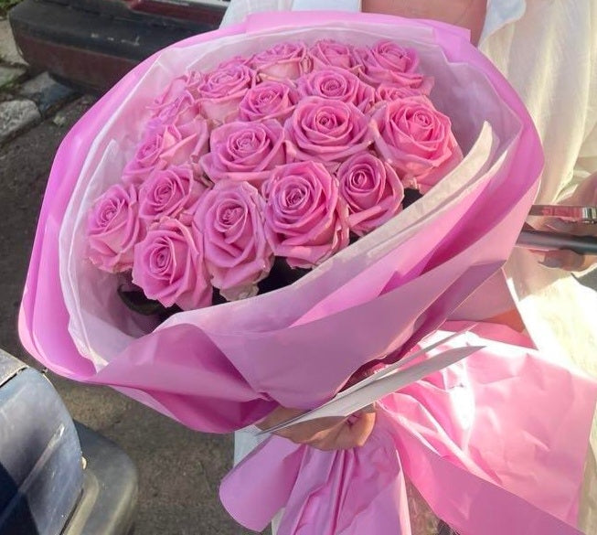 Fabulous 21 Roses Bouquet – Romantic Flower Delivery Ukraine