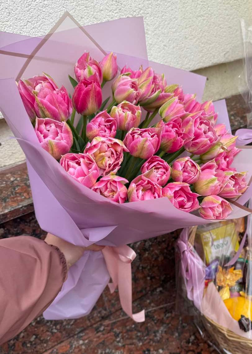 Lavender Sunrise – 39 Tulips Bouquet