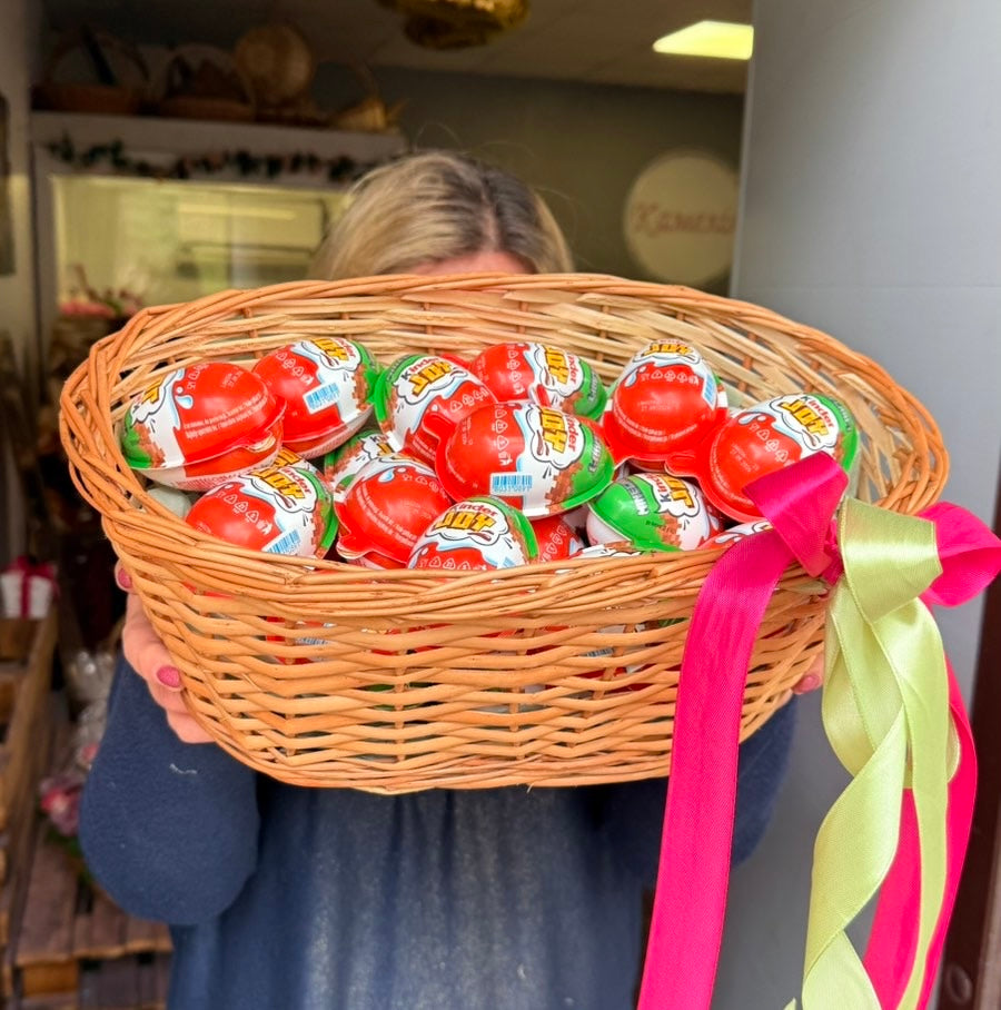 Panier d'oeufs Kinder Surprise