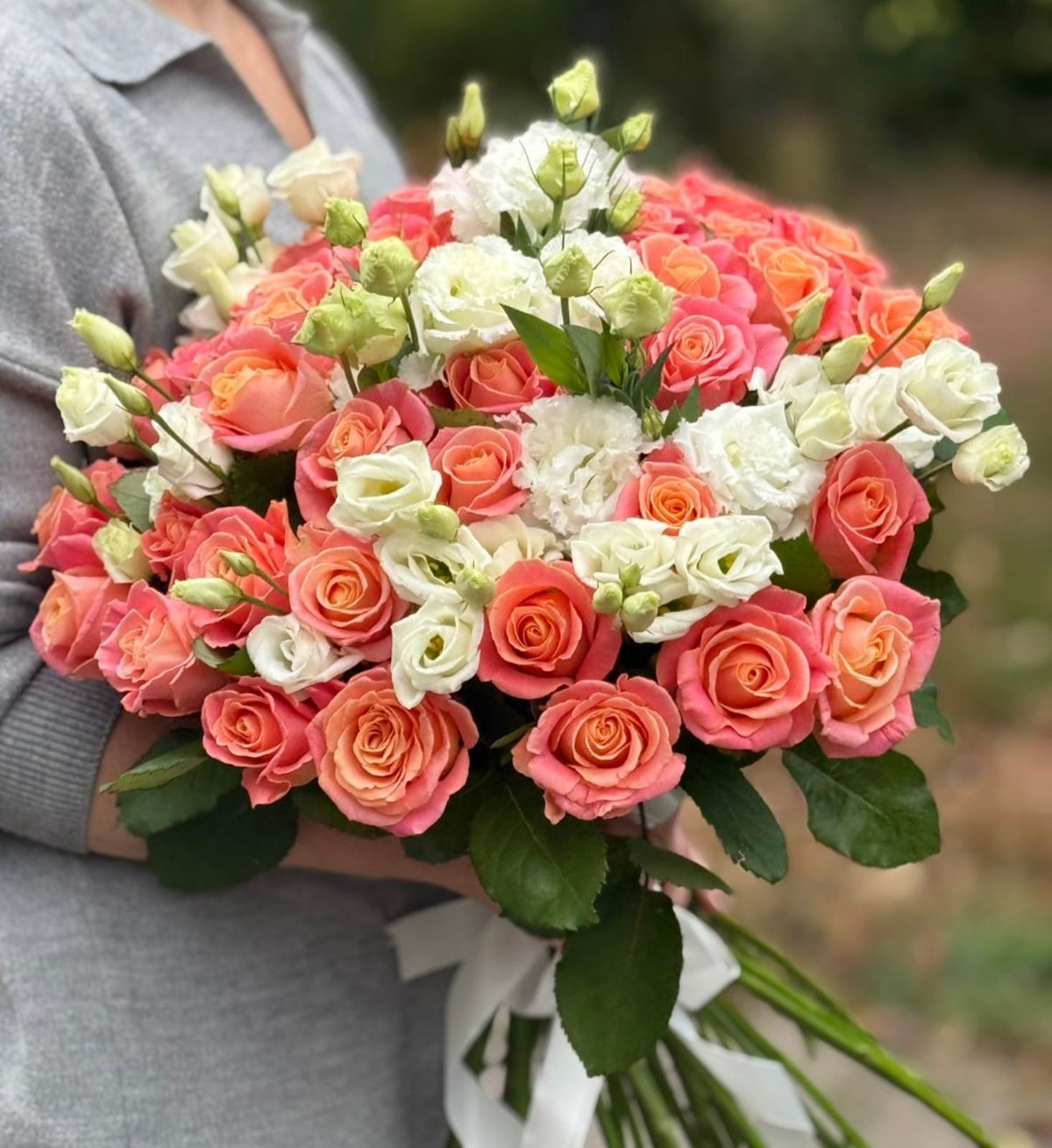 Mellow Autumn Bouquet – Orange Roses & White Alstroemerias