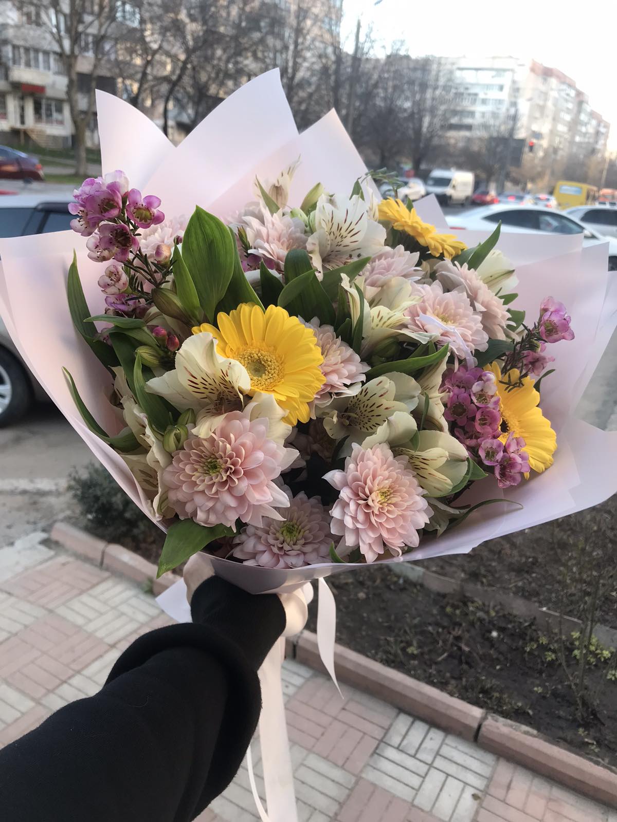 send flowers Kharkiv Ukraine colorful gerbera bouquet