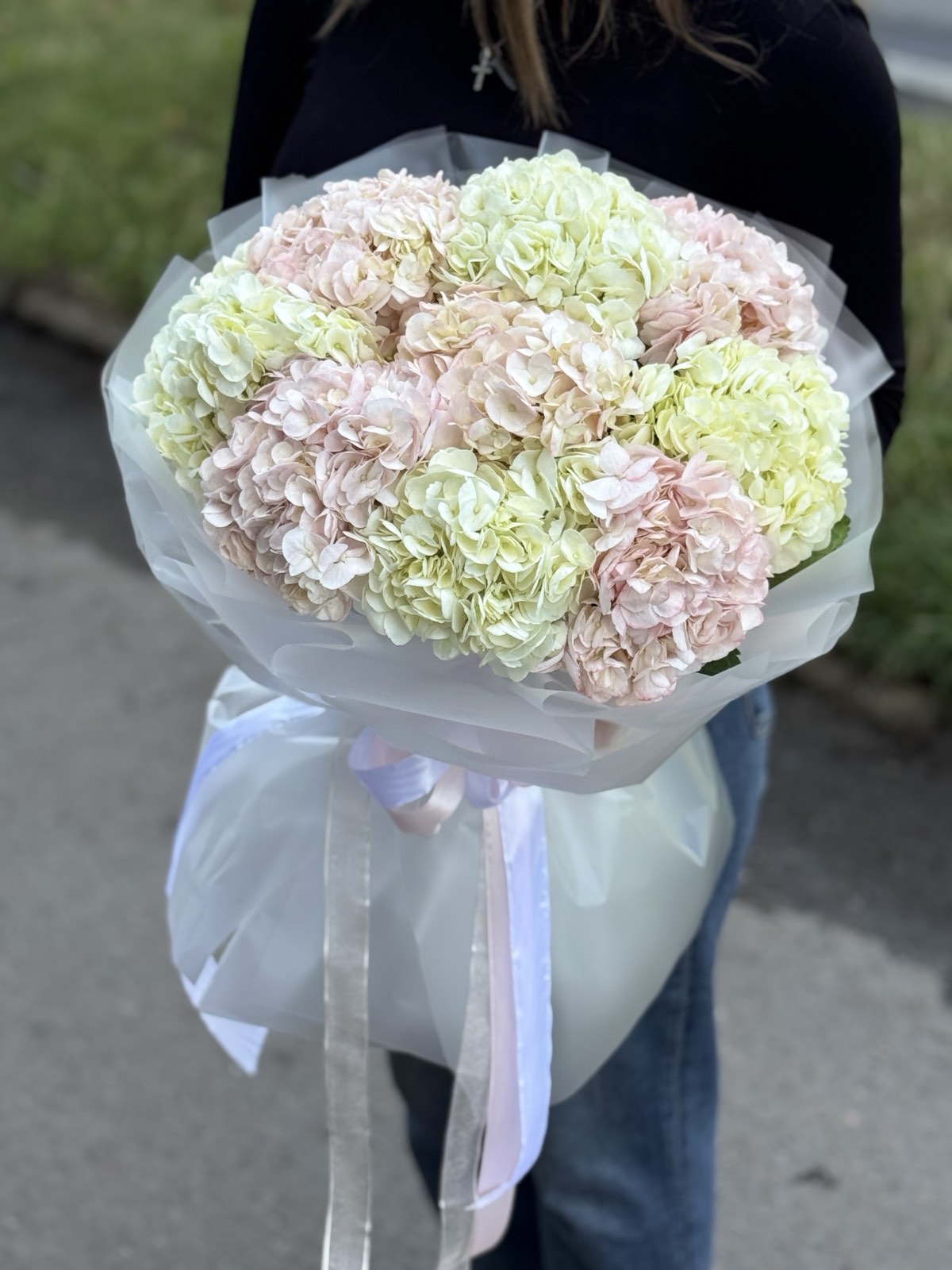 Cloud of Love Bouquet – Premium Hydrangeas