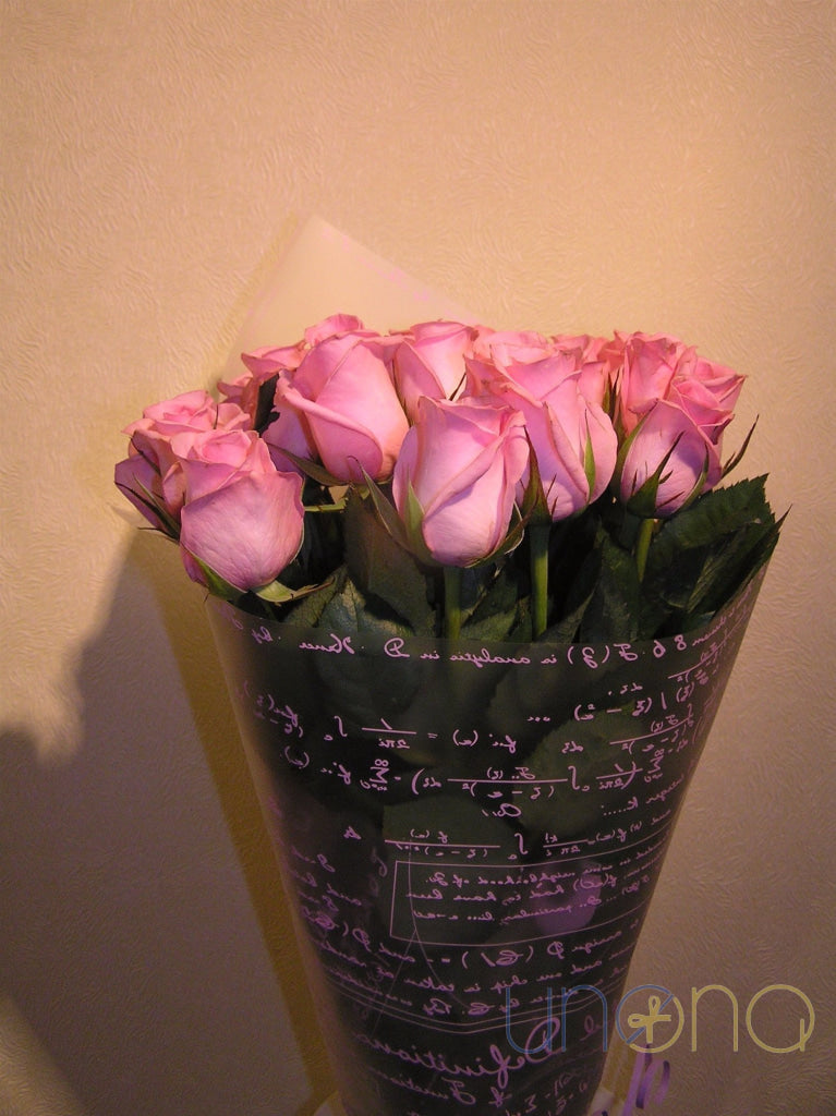Colorful arrangement of 11 fresh roses in Ukraine
