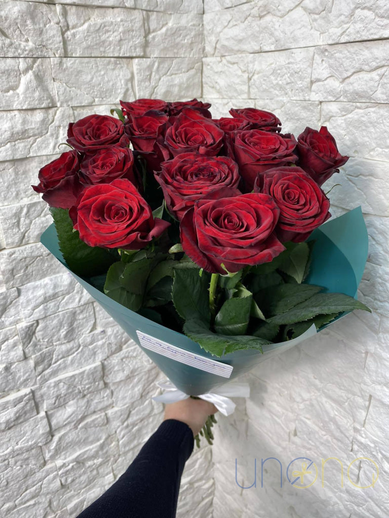 15 red roses bouquet for romantic flower delivery in Ukraine
