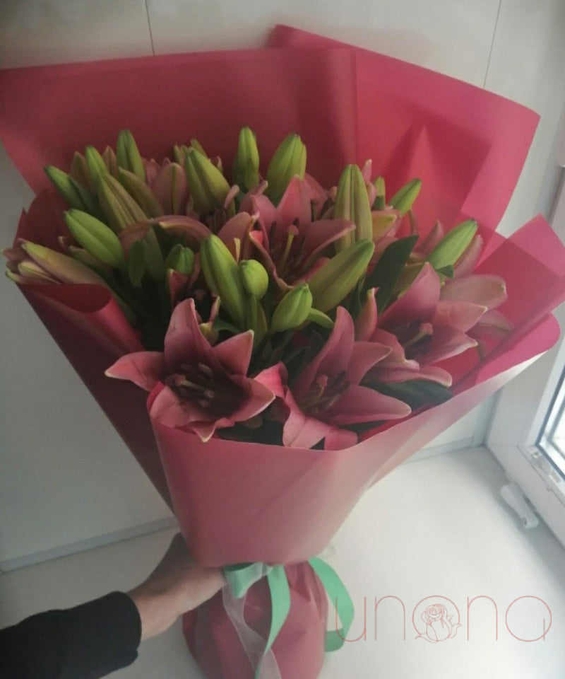 A bouquet of Tender Lilies | Ukraine Gift Delivery.