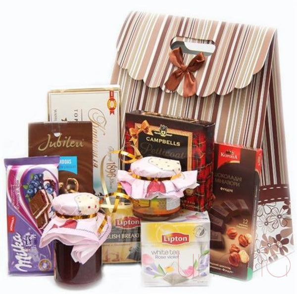 A Mothers Love Tasty Gift Set | Ukraine Gift Delivery.