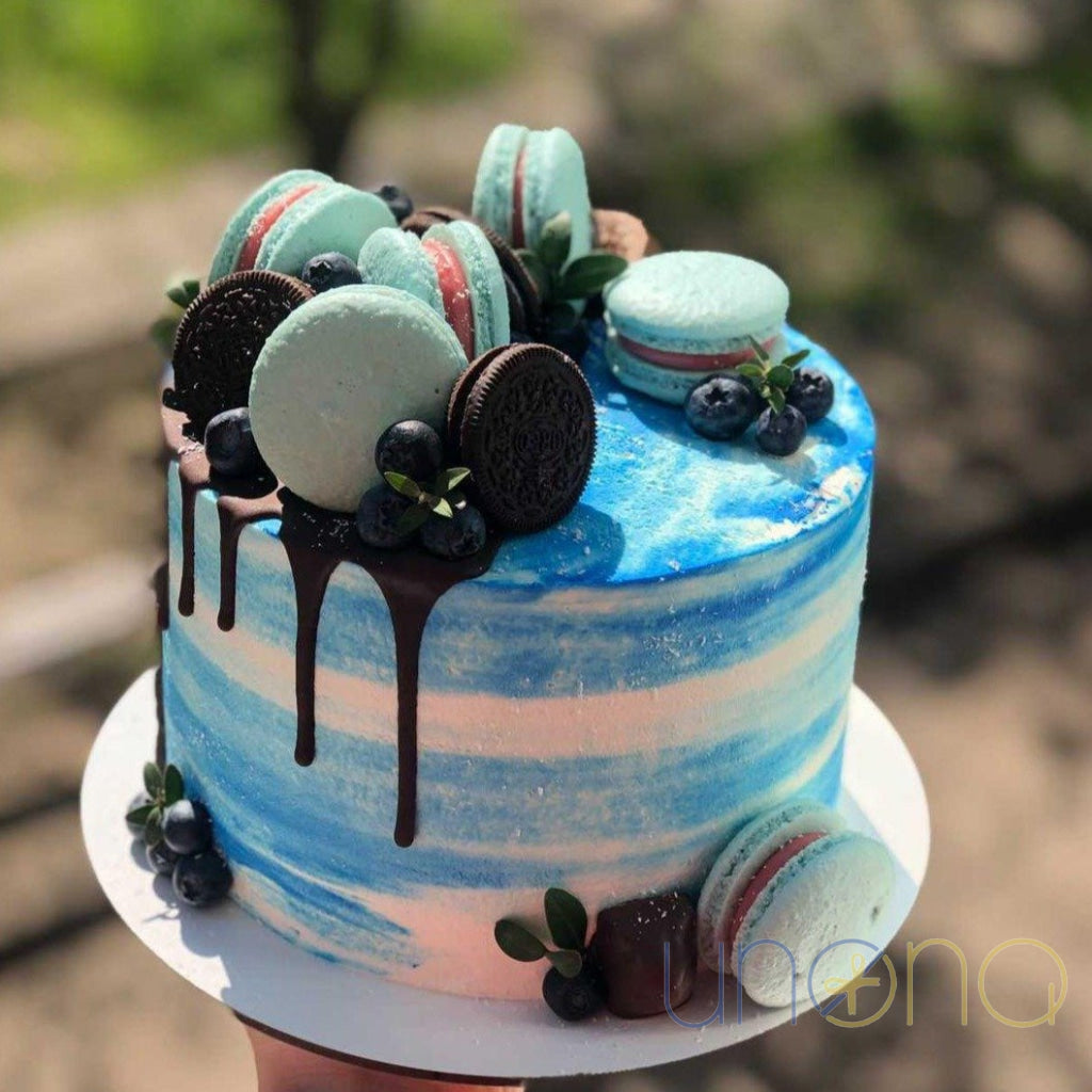 Luxury birthday cake delivered fresh in Ukraine
