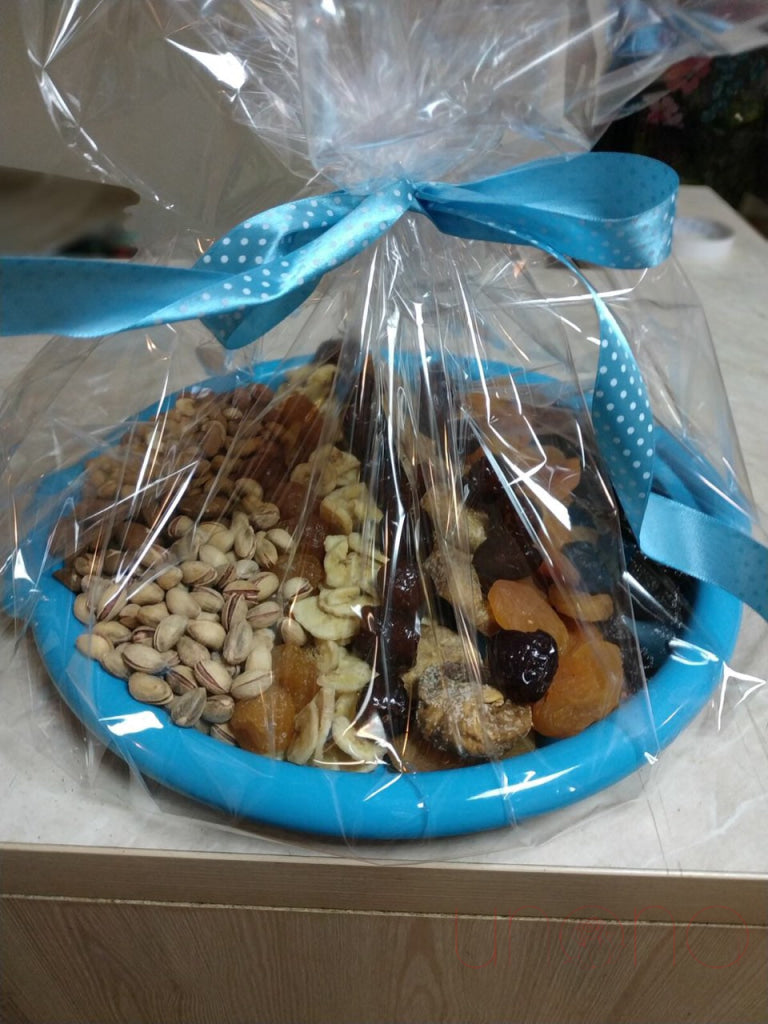 Deluxe Dried Fruit and Nuts Set | Ukraine Gift Delivery.