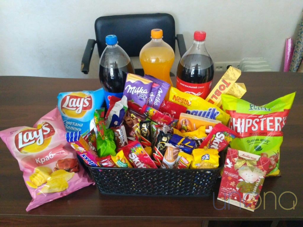 Deluxe Snacks and Drinks Basket | Ukraine Gift Delivery.