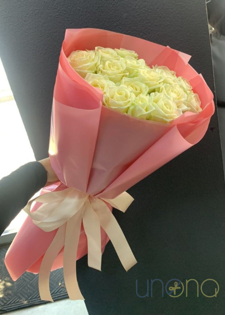 Elegant bouquet of 17 roses delivered in Ukraine
