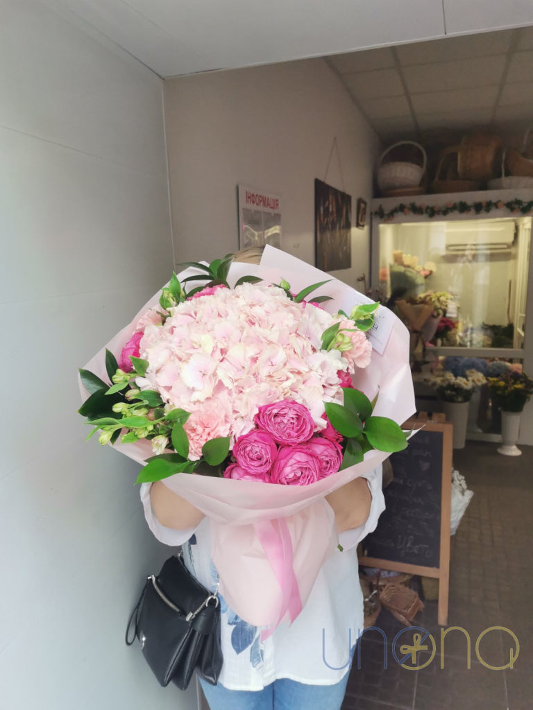 Elegant pink roses bouquet with alstroemerias – Kyiv Ukraine delivery