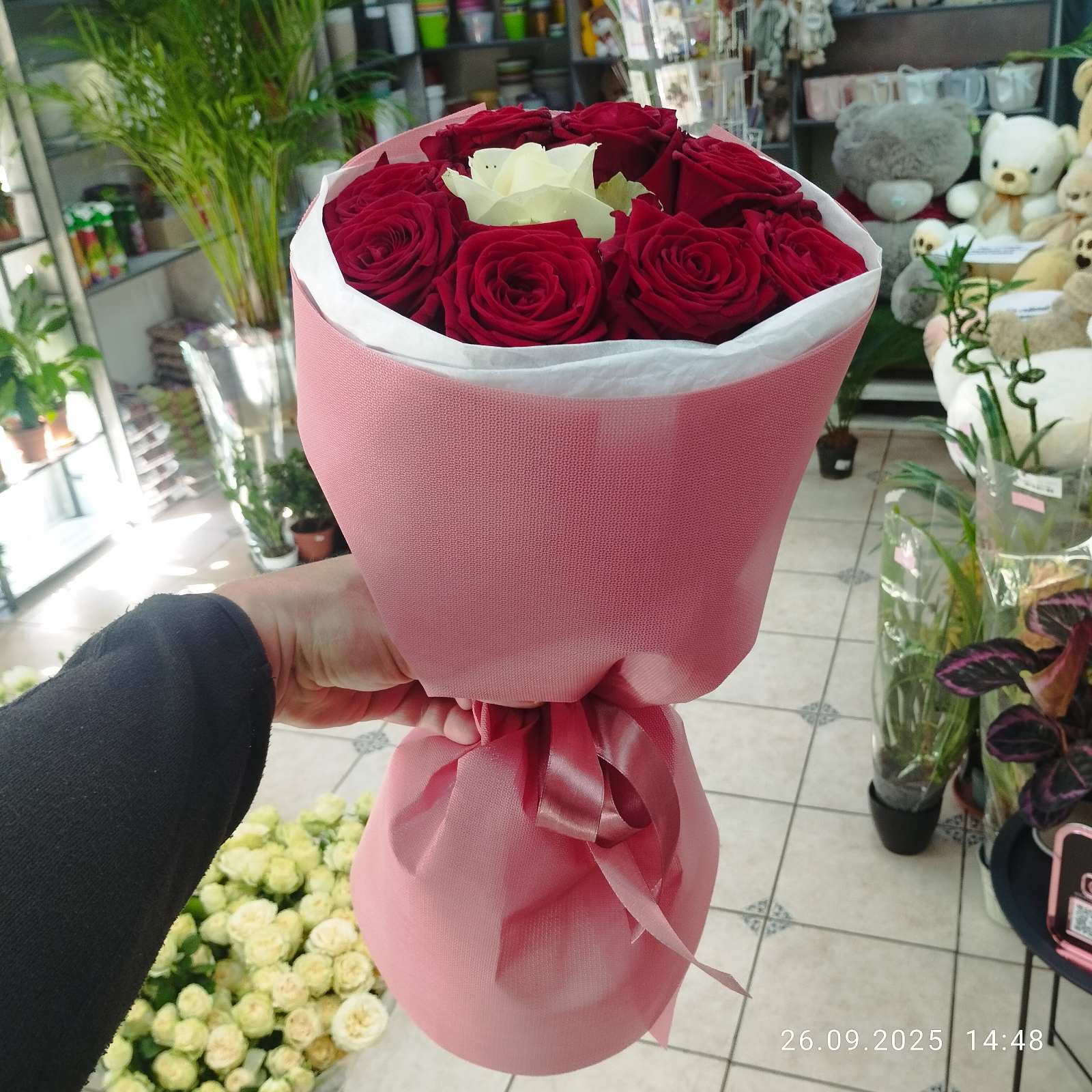Order fresh 9 red roses online with delivery in Lviv Ukraine