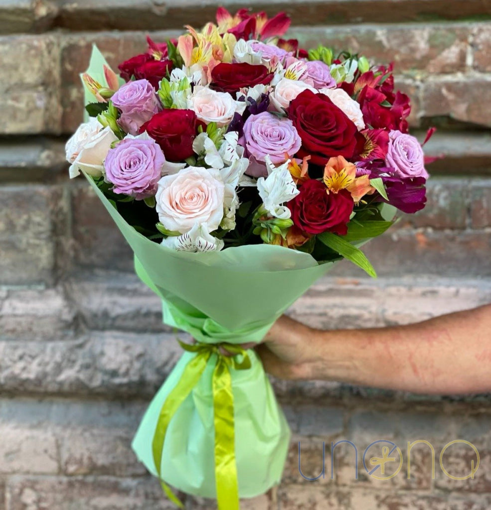 Send flowers to a Ukrainian woman in Kharkiv – roses & alstroemerias bouquet
