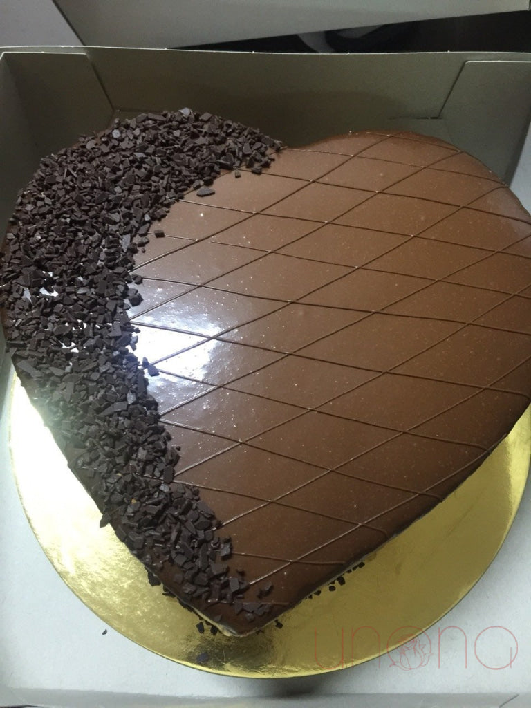 Heart-Shaped Chocolate Cake | Ukraine Gift Delivery.