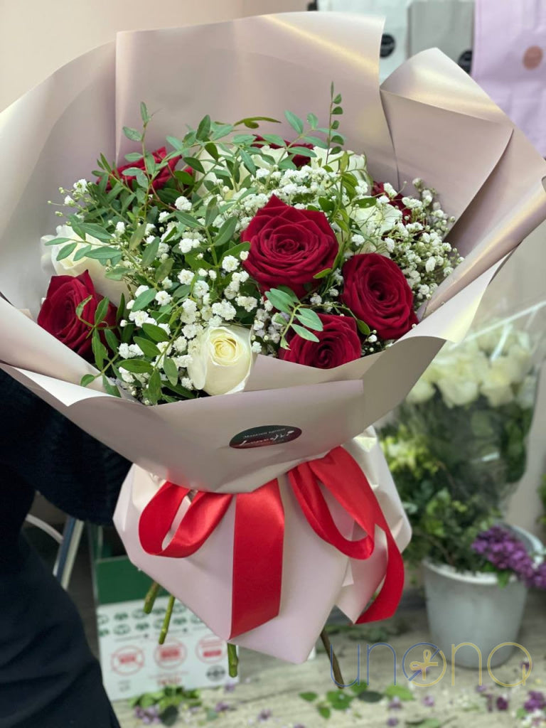 Love rose bouquet delivery in Odessa Ukraine